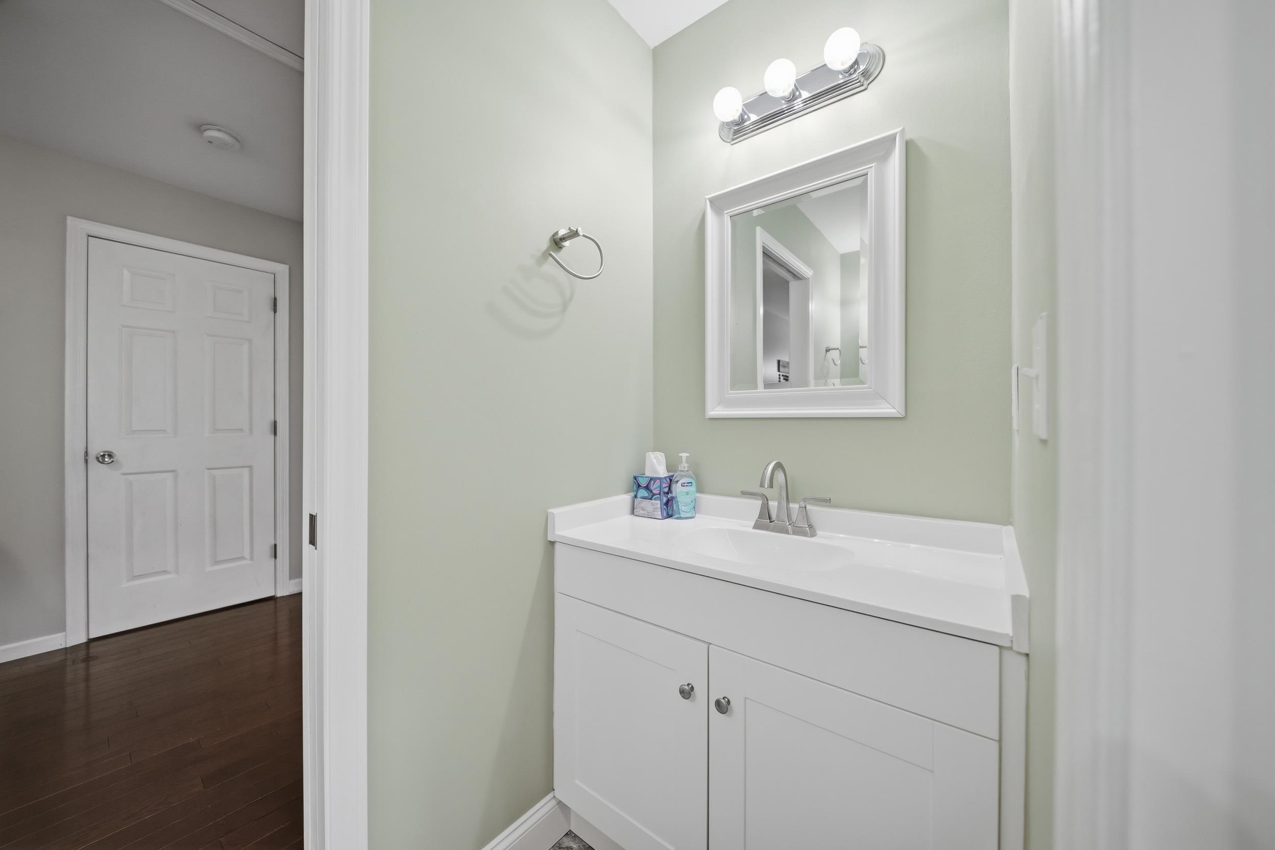 13 Stirling Avenue Hooksett, NH 03106 - Photo 36 of 50