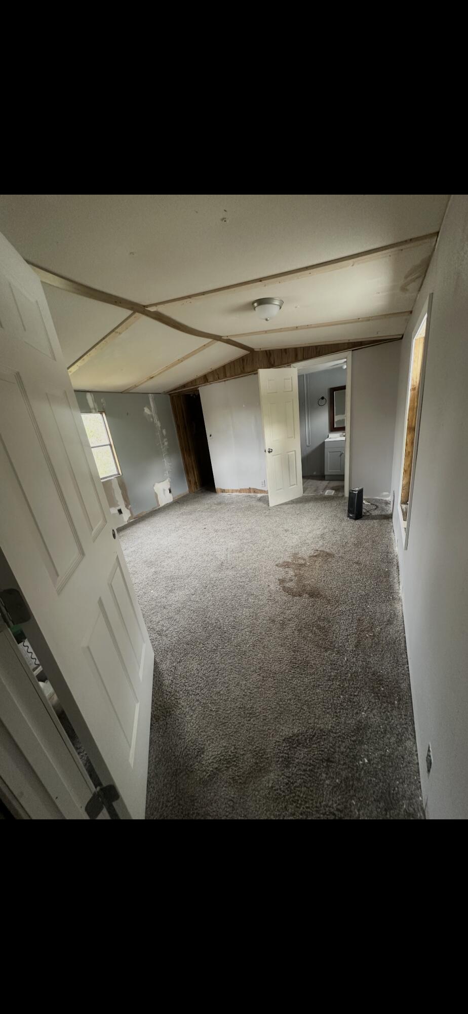 2984 B Goodman Hill Road Chipley, FL 32428 - Photo 5 of 14 a view of a garage