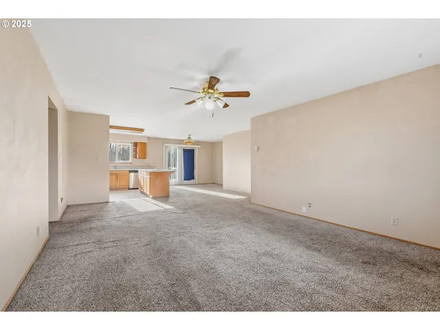 $1,399,000 | 4201 Barrett Drive, Hood River, OR 97031