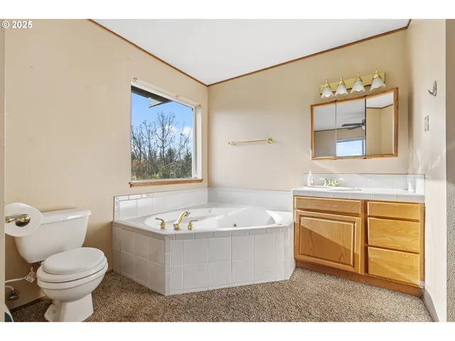 $1,399,000 | 4201 Barrett Drive, Hood River, OR 97031