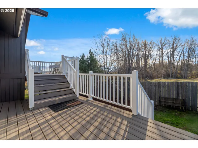 $1,399,000 | 4201 Barrett Drive, Hood River, OR 97031