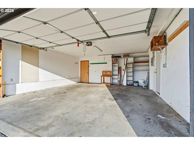 $1,399,000 | 4201 Barrett Drive, Hood River, OR 97031