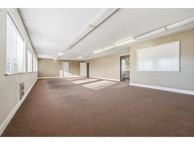 $1,399,000 | 4201 Barrett Drive, Hood River, OR 97031