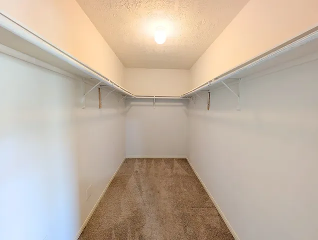 $2,000 | 19031 Telford Way, Tomball, TX 77375