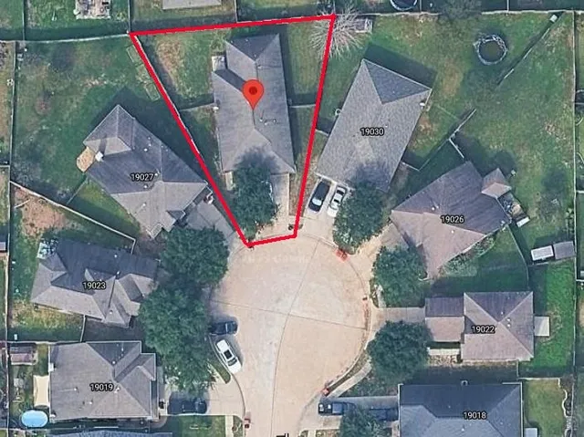 $2,000 | 19031 Telford Way, Tomball, TX 77375