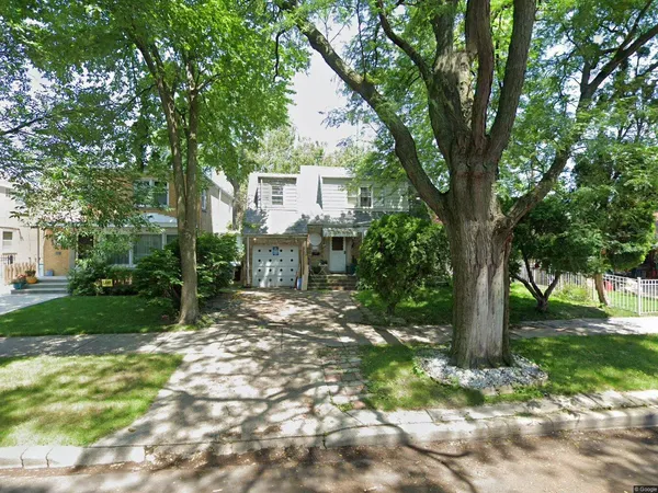 $469,000 | 2814 West Balmoral Avenue, Chicago, IL 60625