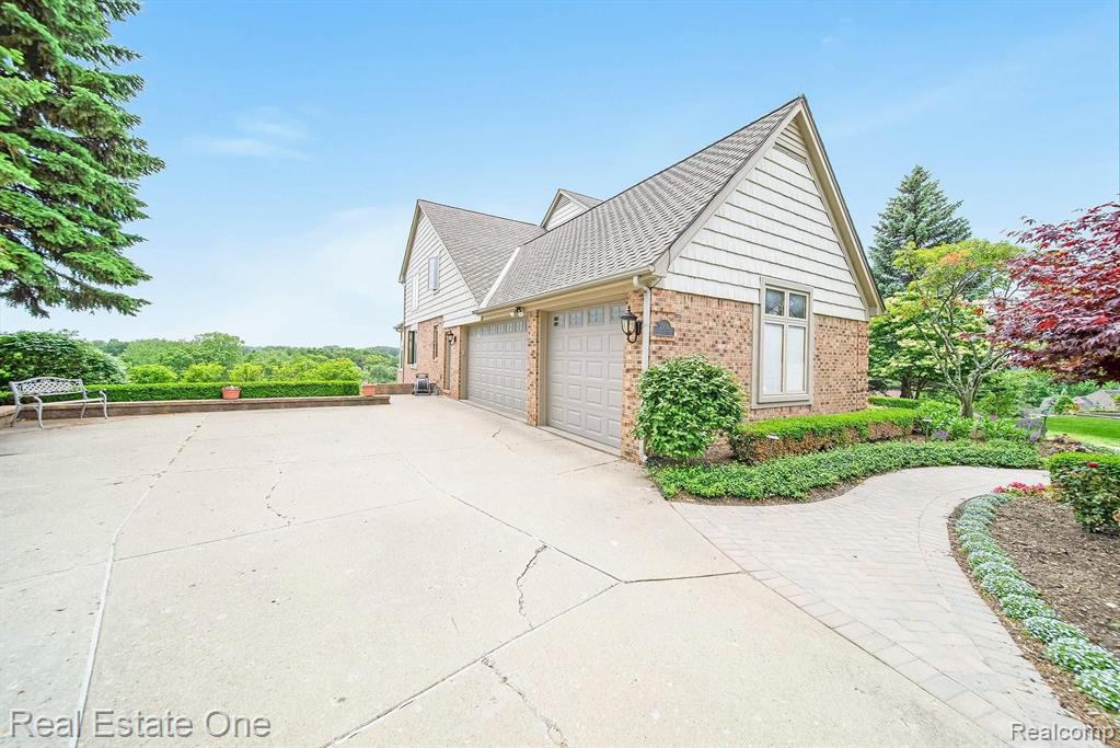2938 Eagle Court Rochester Hills, MI 48309 - Photo 51 of 63