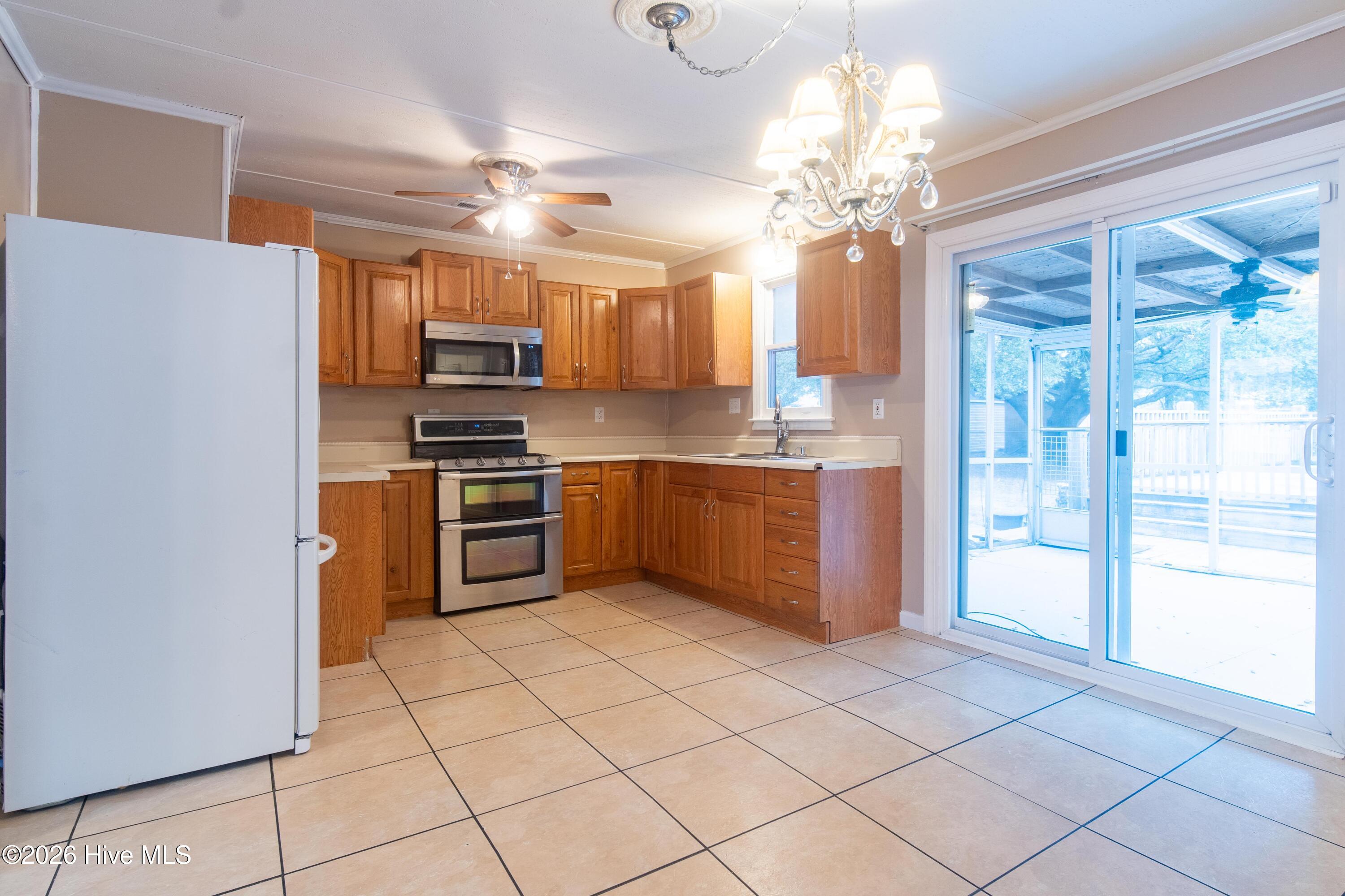 139 Pine Court Hubert, NC 28539 - Photo 12 of 35 DSC01824-HDR_2048px