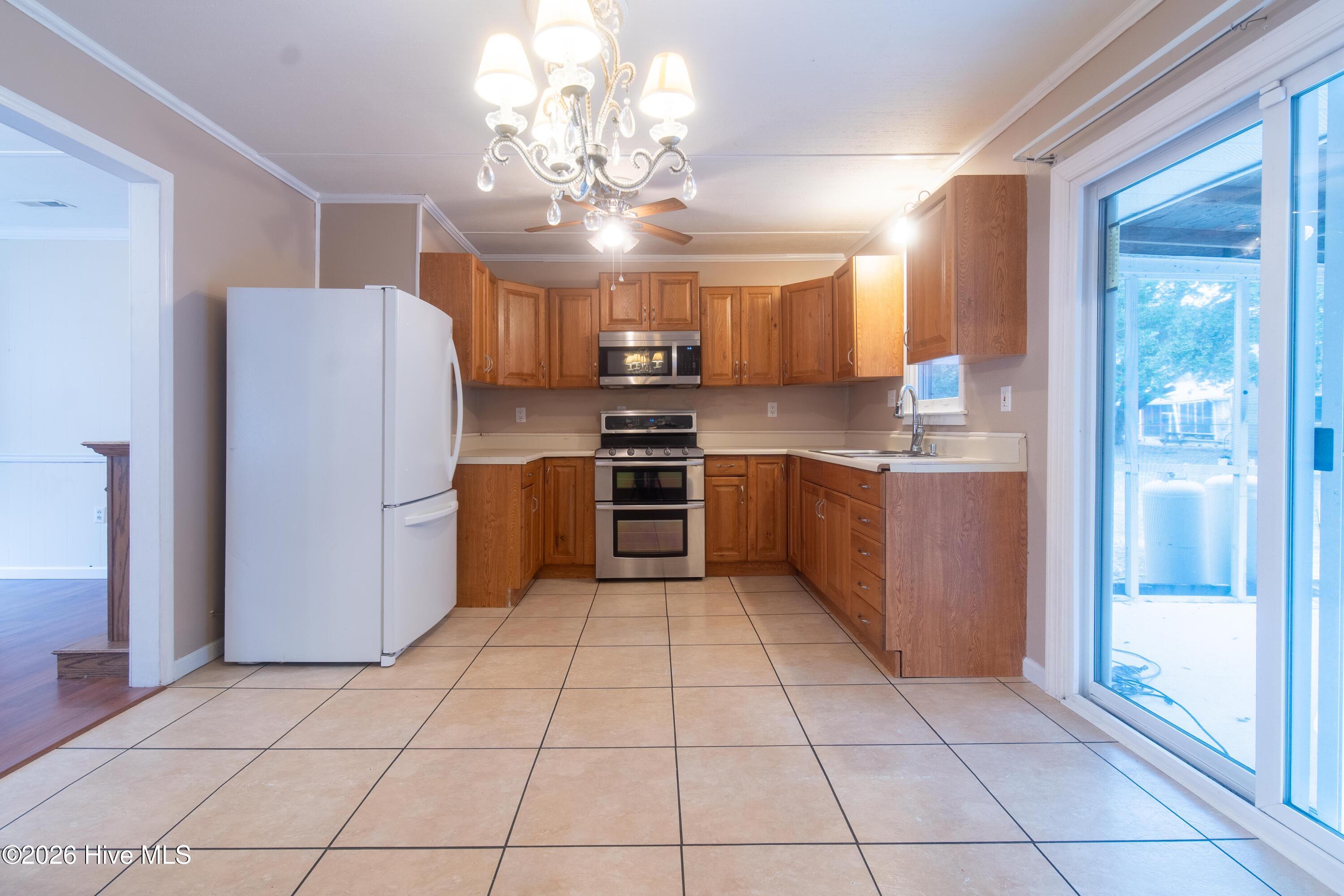 139 Pine Court Hubert, NC 28539 - Photo 13 of 35 DSC01829-HDR_2048px