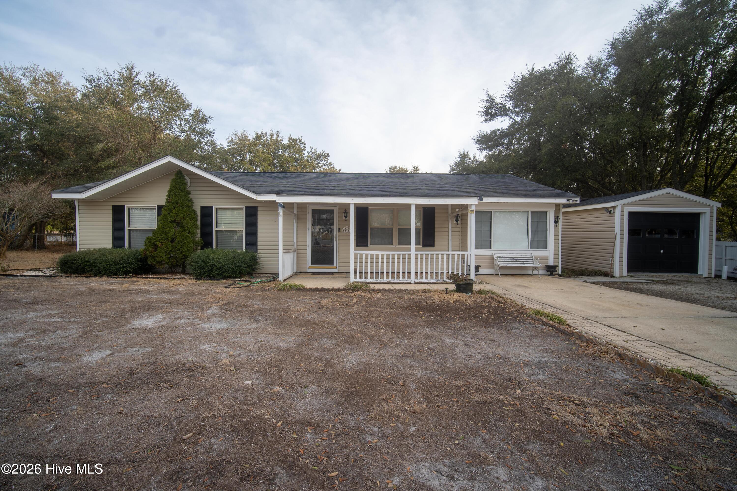 139 Pine Court Hubert, NC 28539 - Photo 5 of 35 DSC01740-HDR_2048px