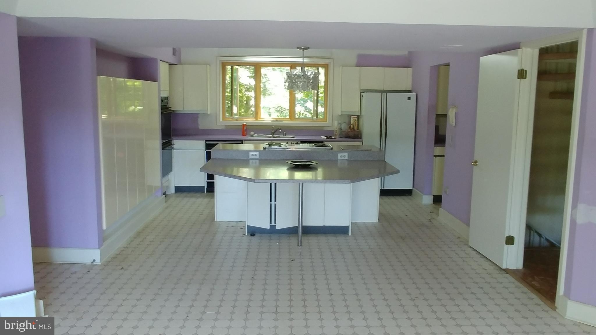 3163 Rolling Road Edgewater, MD 21037 - Photo 3 of 26 Kitchen