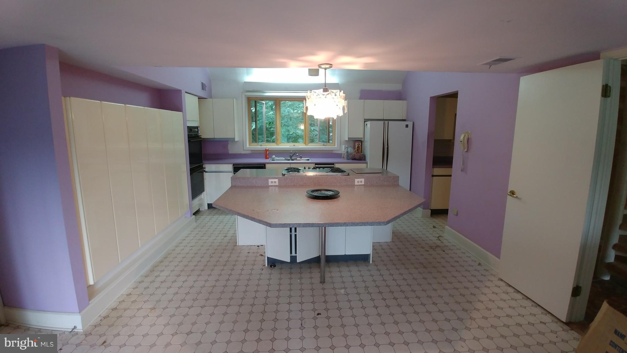 3163 Rolling Road Edgewater, MD 21037 - Photo 4 of 26 Kitchen