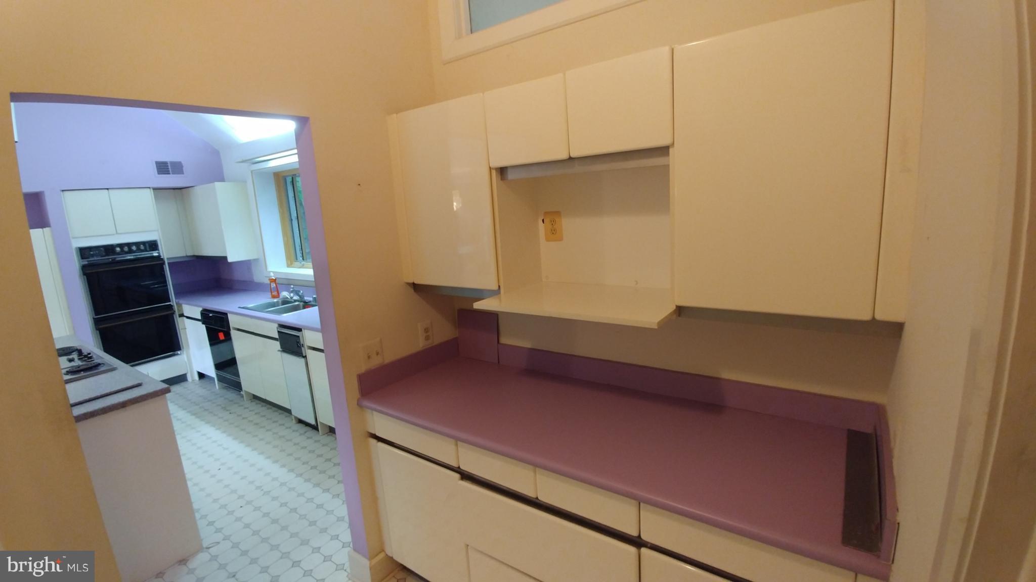 3163 Rolling Road Edgewater, MD 21037 - Photo 6 of 26 Kitchen Butler Pantry