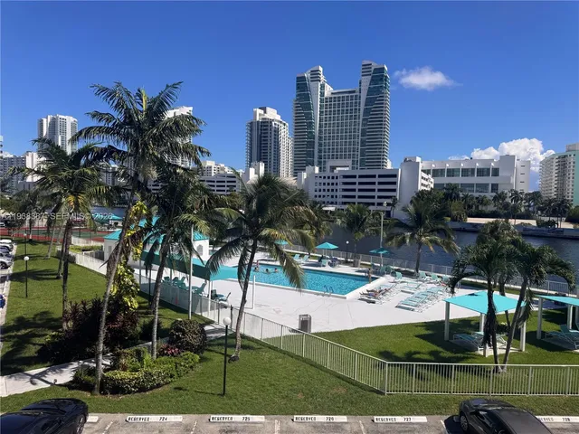 $2,150 | 200 Leslie Drive, Unit 317, Hallandale Beach, FL 33009