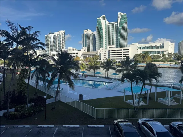 $2,150 | 200 Leslie Drive, Unit 317, Hallandale Beach, FL 33009