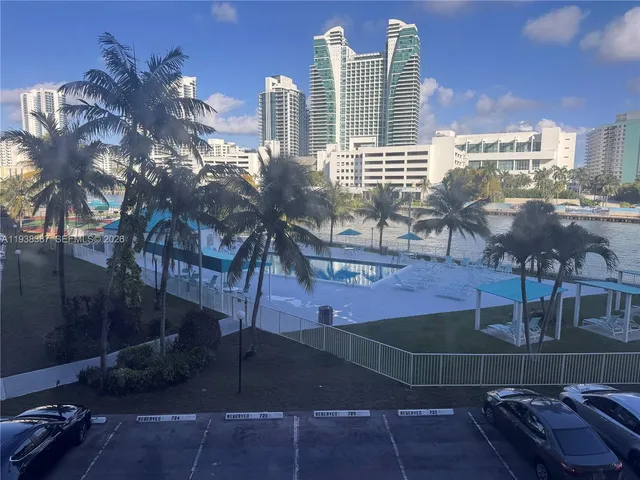 $2,150 | 200 Leslie Drive, Unit 317, Hallandale Beach, FL 33009