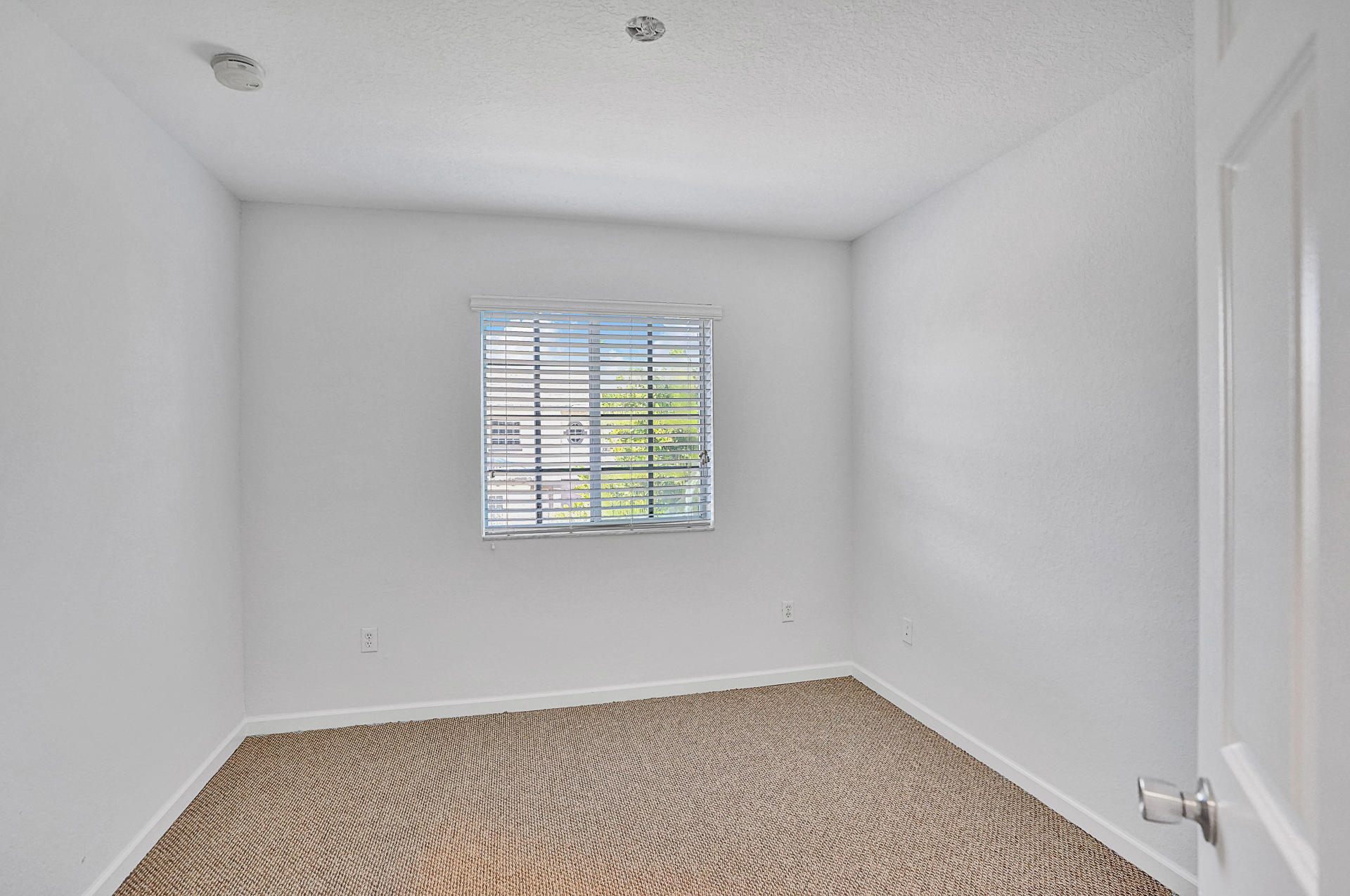 2034 Nassau Drive Riviera Beach, FL 33404 - Photo 17 of 39 DSC01063