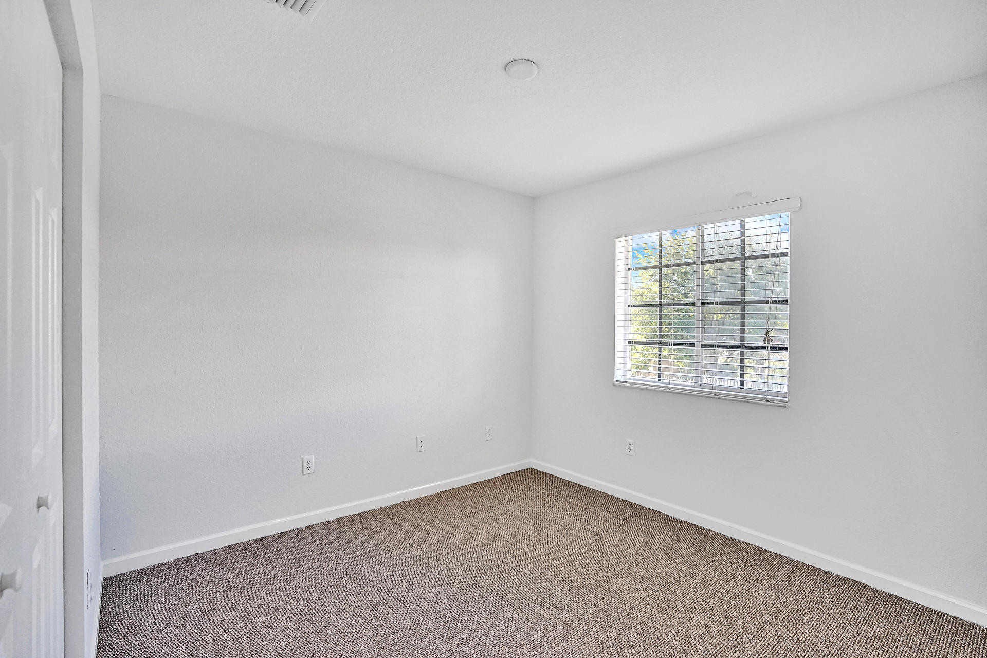 2034 Nassau Drive Riviera Beach, FL 33404 - Photo 19 of 39 DSC01069