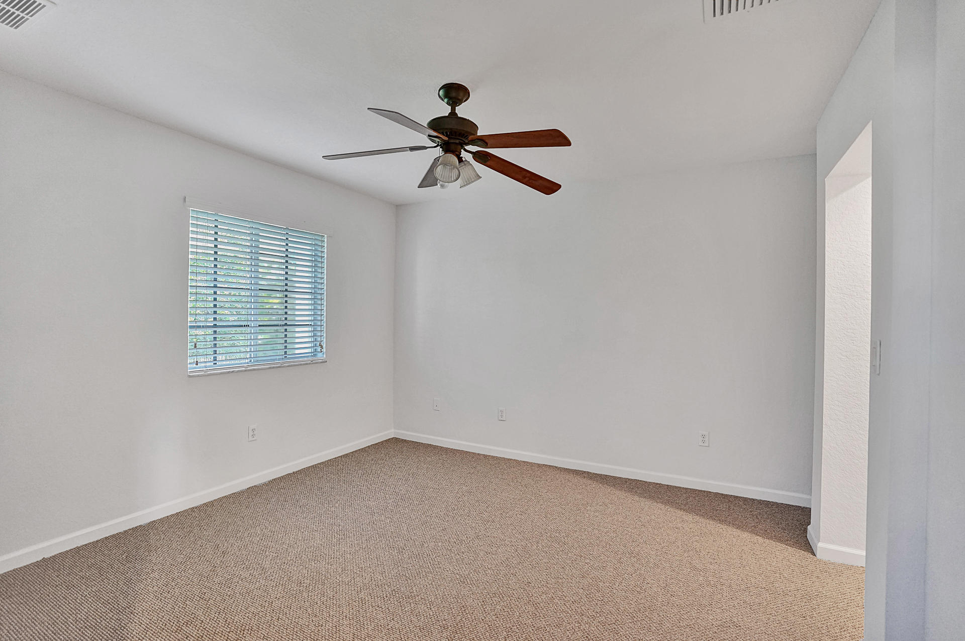 2034 Nassau Drive Riviera Beach, FL 33404 - Photo 24 of 39 DSC01096