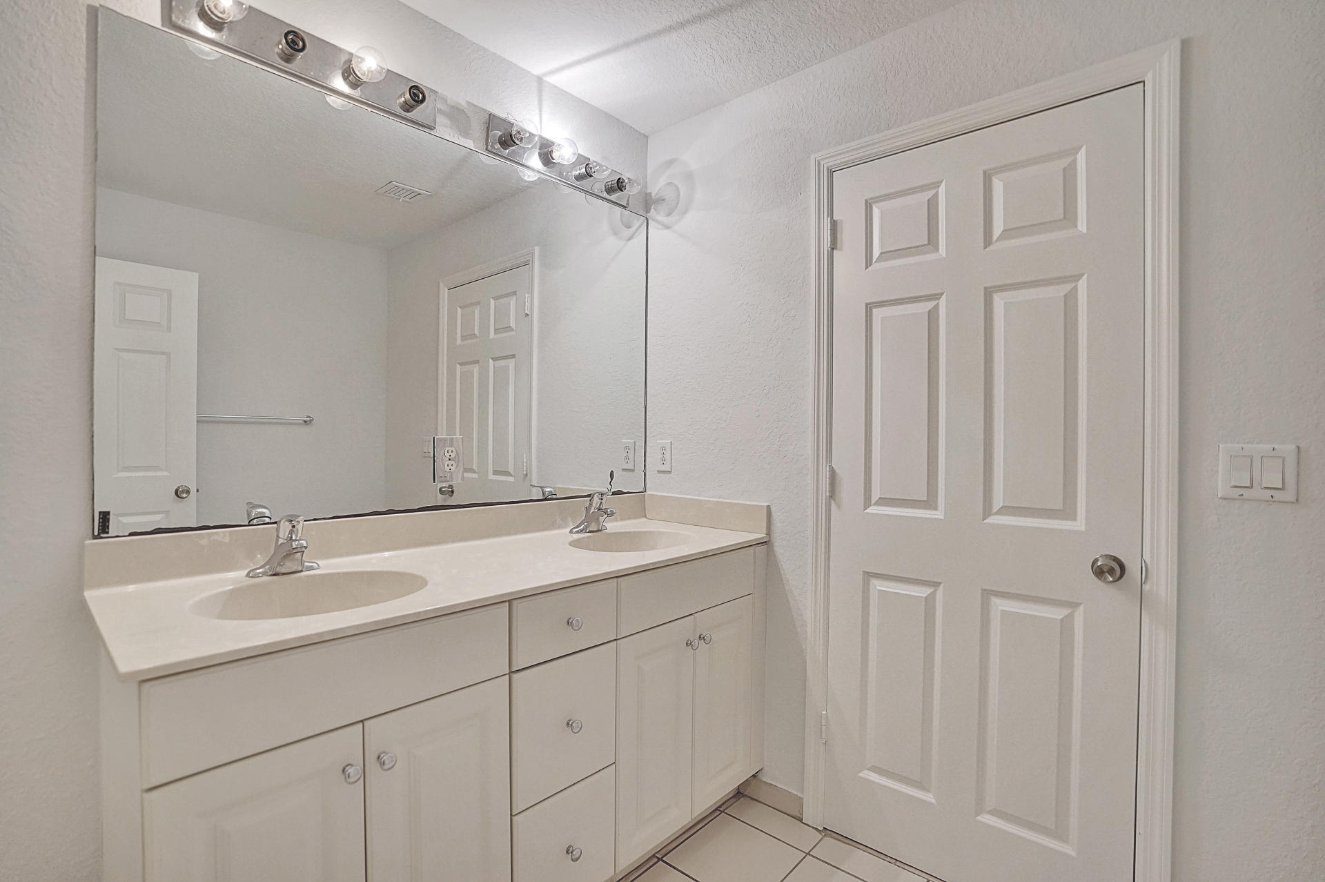 2034 Nassau Drive Riviera Beach, FL 33404 - Photo 26 of 39 DSC01102