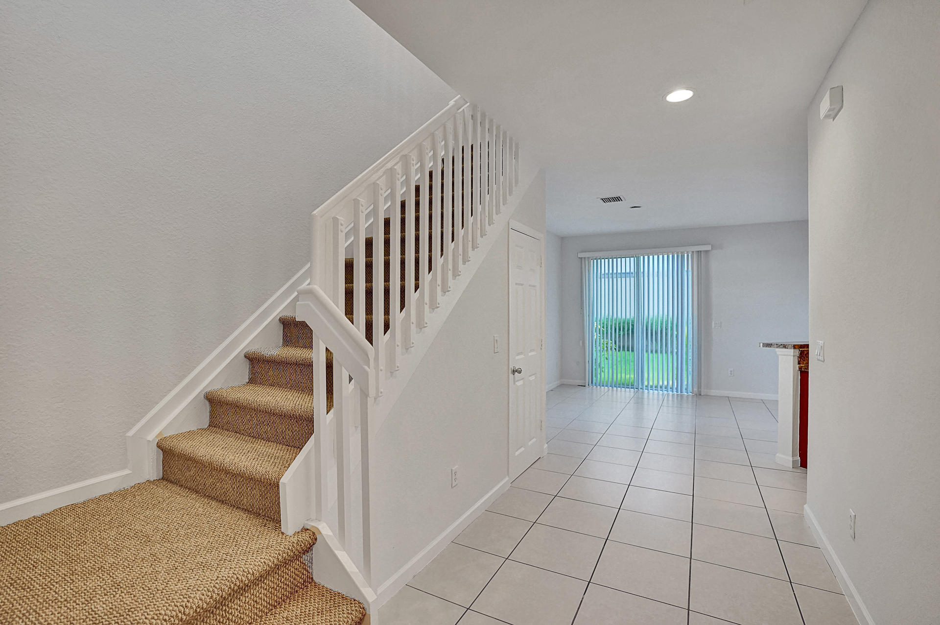 2034 Nassau Drive Riviera Beach, FL 33404 - Photo 3 of 39 DSC01021