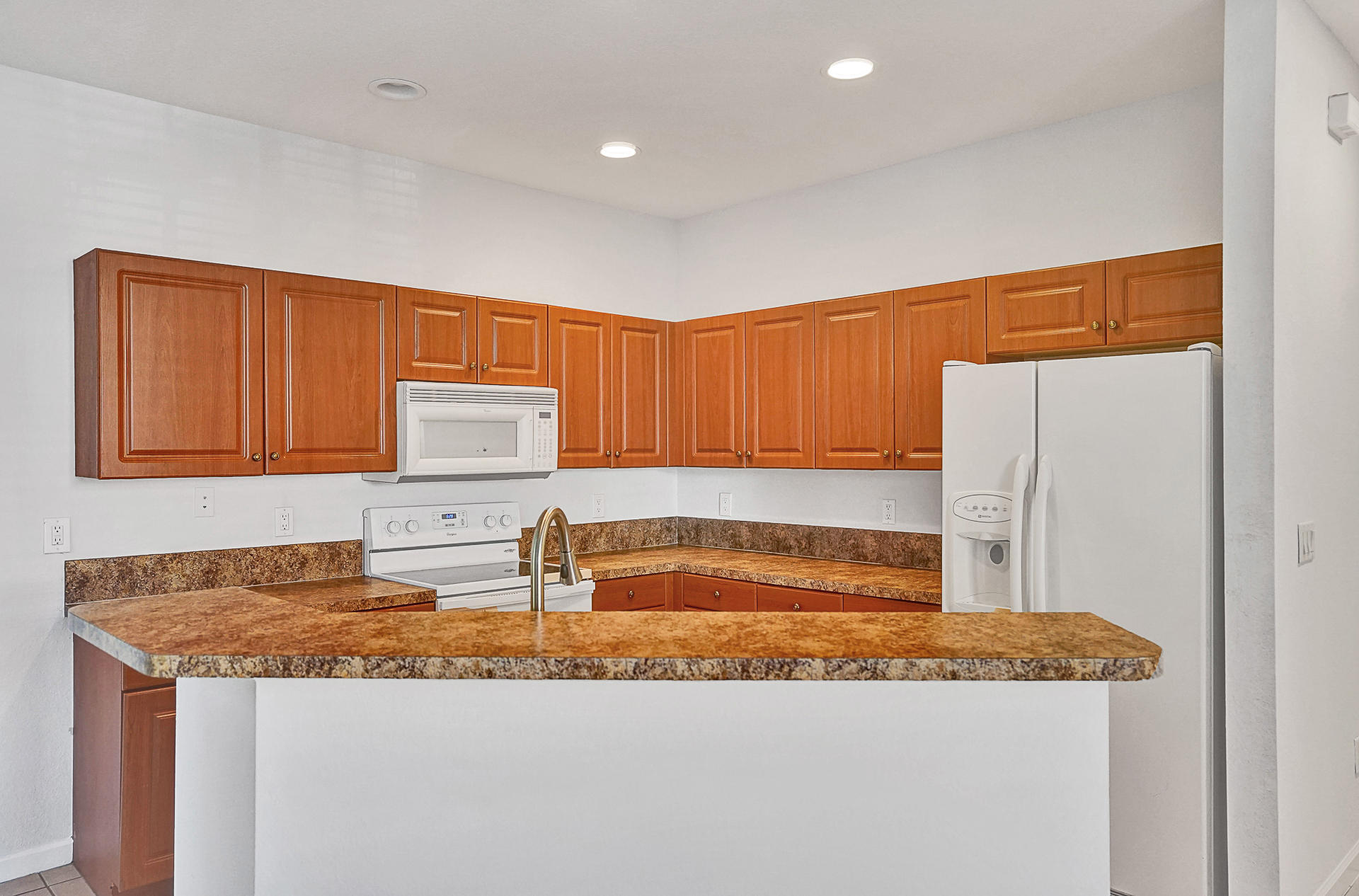 2034 Nassau Drive Riviera Beach, FL 33404 - Photo 8 of 39 DSC01045