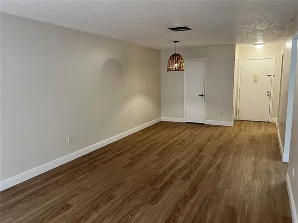 $1,575 | 4606 West Gray Street, Unit 107, Tampa, FL 33609