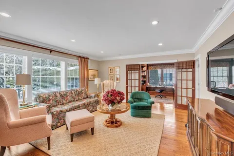 $3,648,000 | 265 Northwoods Road, Manhasset, NY 11030