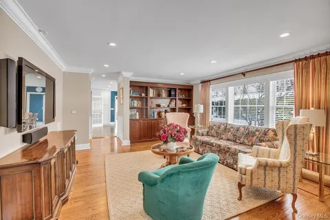 $3,648,000 | 265 Northwoods Road, Manhasset, NY 11030