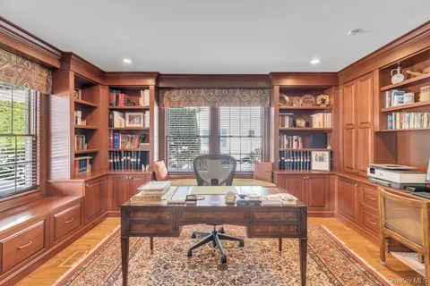 $3,648,000 | 265 Northwoods Road, Manhasset, NY 11030