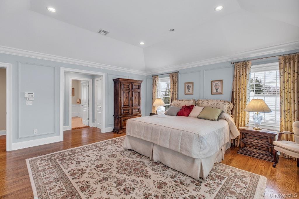 265 Northwoods Road Manhasset, NY 11030 - Photo 21 of 33