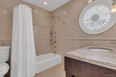 $3,648,000 | 265 Northwoods Road, Manhasset, NY 11030