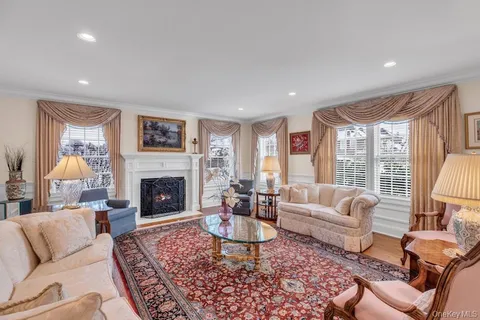 $3,648,000 | 265 Northwoods Road, Manhasset, NY 11030