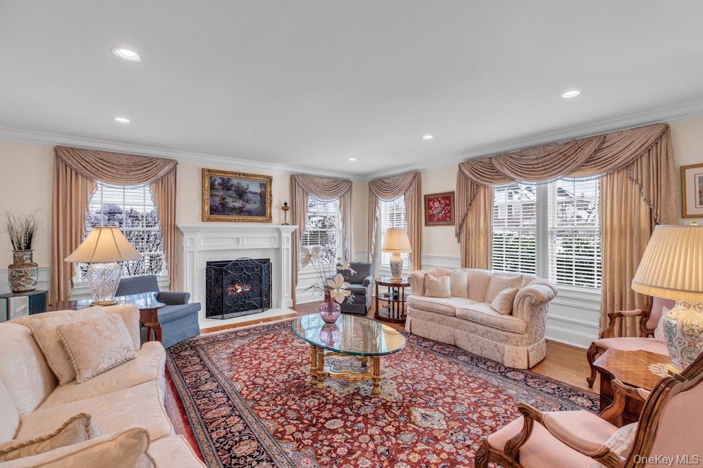 265 Northwoods Road Manhasset, NY 11030 - Photo 6 of 33