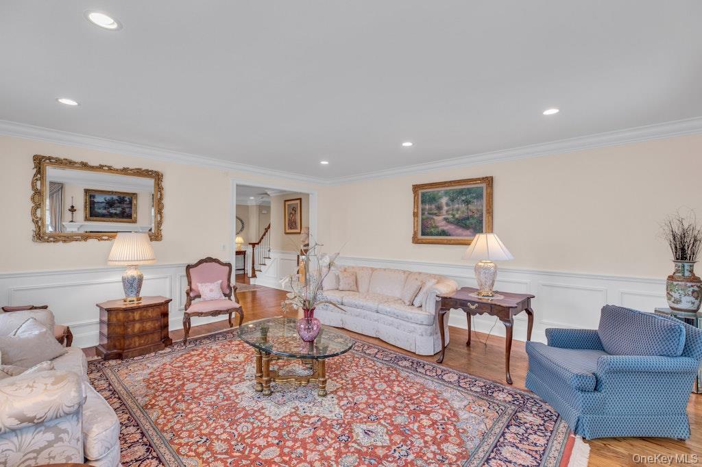 265 Northwoods Road Manhasset, NY 11030 - Photo 7 of 33