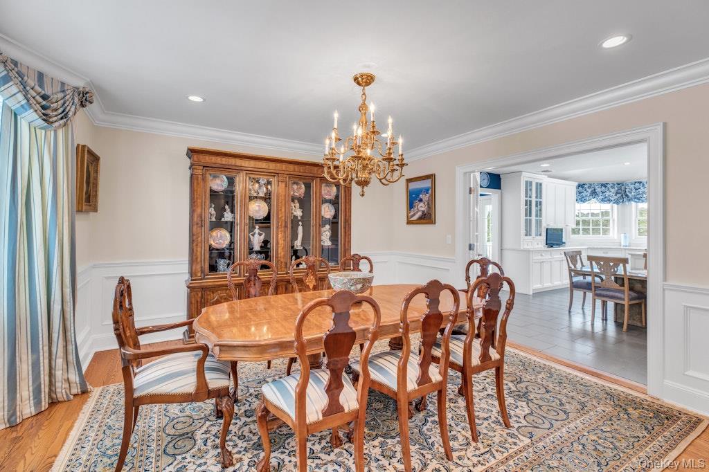 265 Northwoods Road Manhasset, NY 11030 - Photo 9 of 33