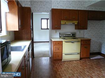 413 Devon Terrace Shillington, PA 19607 - Photo 5 of 8 Kitchen