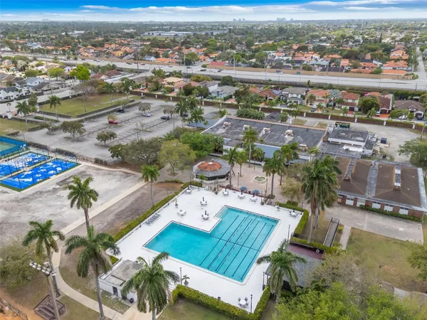 $800,000 | 9224 Grand Canal Drive, Miami, FL 33174