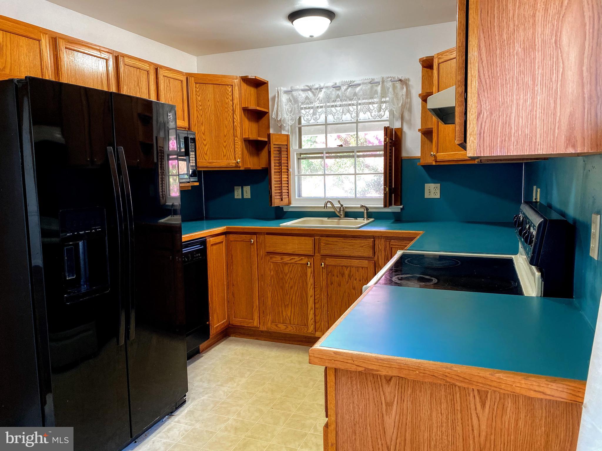 603 Postfield Road Newark, DE 19713 - Photo 3 of 22 Eat-in Kitchen