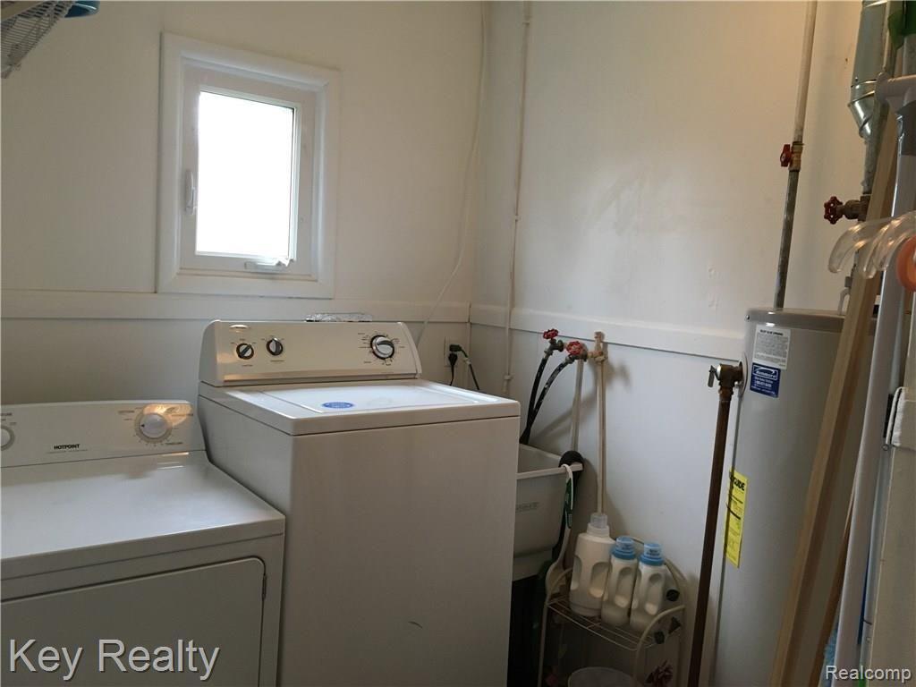 21185 Waltz Road New Boston, MI 48164 - Photo 14 of 33 IMG_3215.JPG