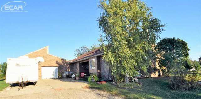 7384 Calkins Road Flint, MI 48532 - Photo 19 of 21 20450041-18.JPG