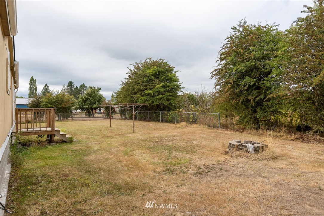 2011 Bishop Road Chehalis, WA 98532 - Photo 25 of 25 a view of a yard with a trampoline
