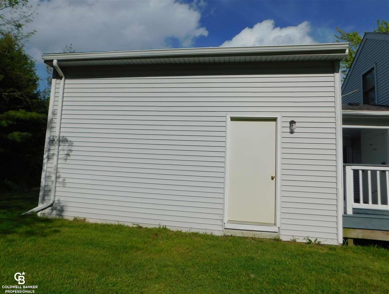 2250 Lakeshore Road Applegate, MI 48401 - Photo 41 of 44 50013117-43.JPG