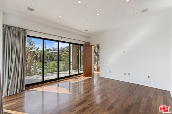 $17,300 | 8460 Harold Way, Los Angeles, CA 90069