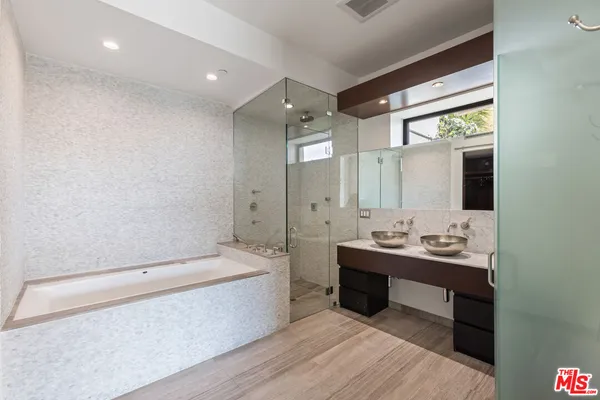 $17,300 | 8460 Harold Way, Los Angeles, CA 90069