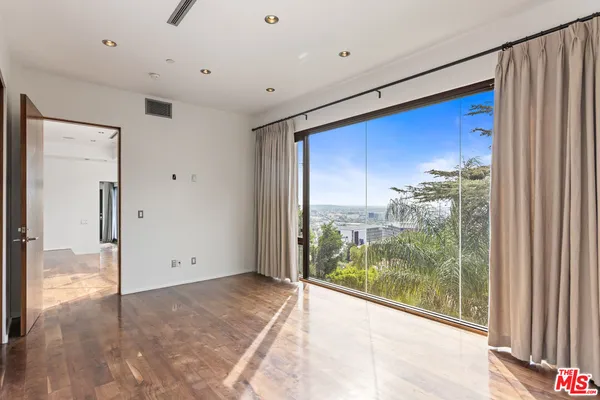 $17,300 | 8460 Harold Way, Los Angeles, CA 90069