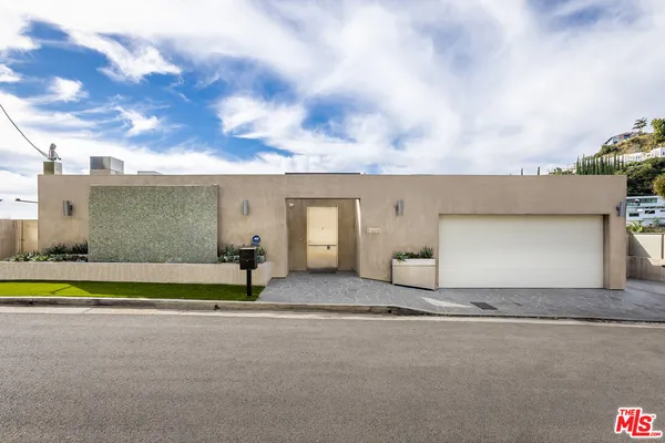 $17,300 | 8460 Harold Way, Los Angeles, CA 90069