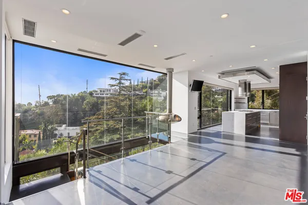 $17,300 | 8460 Harold Way, Los Angeles, CA 90069