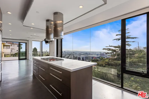 $17,300 | 8460 Harold Way, Los Angeles, CA 90069