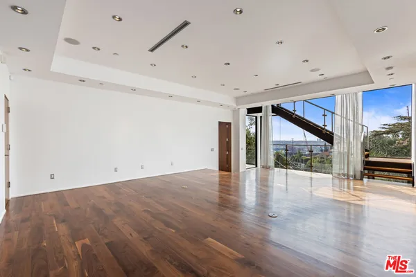 $17,300 | 8460 Harold Way, Los Angeles, CA 90069